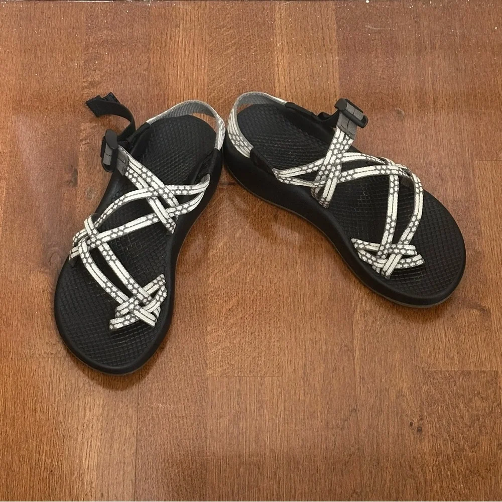 Chacos Grey and White Women's Sandals Size 7 - Picture 12 of 13